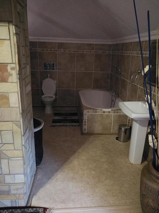 Bougain Villa Guesthouse Winburg Eksteriør billede